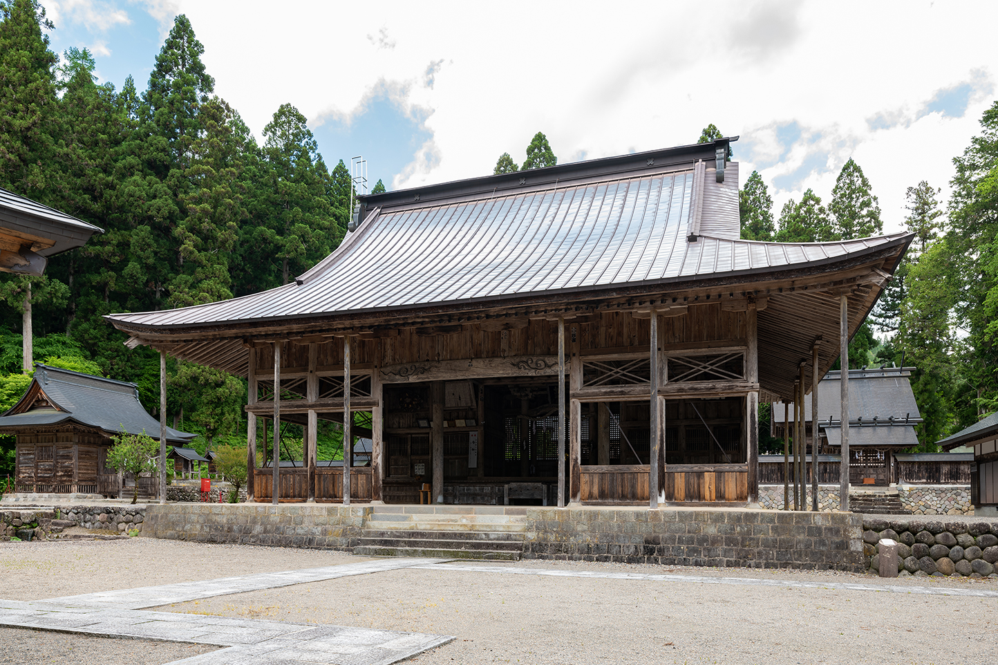 長滝白山神社・白山長瀧寺 スライダー画像1