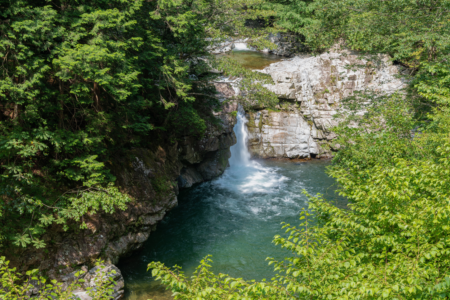 小川の大滝 スライダー画像1