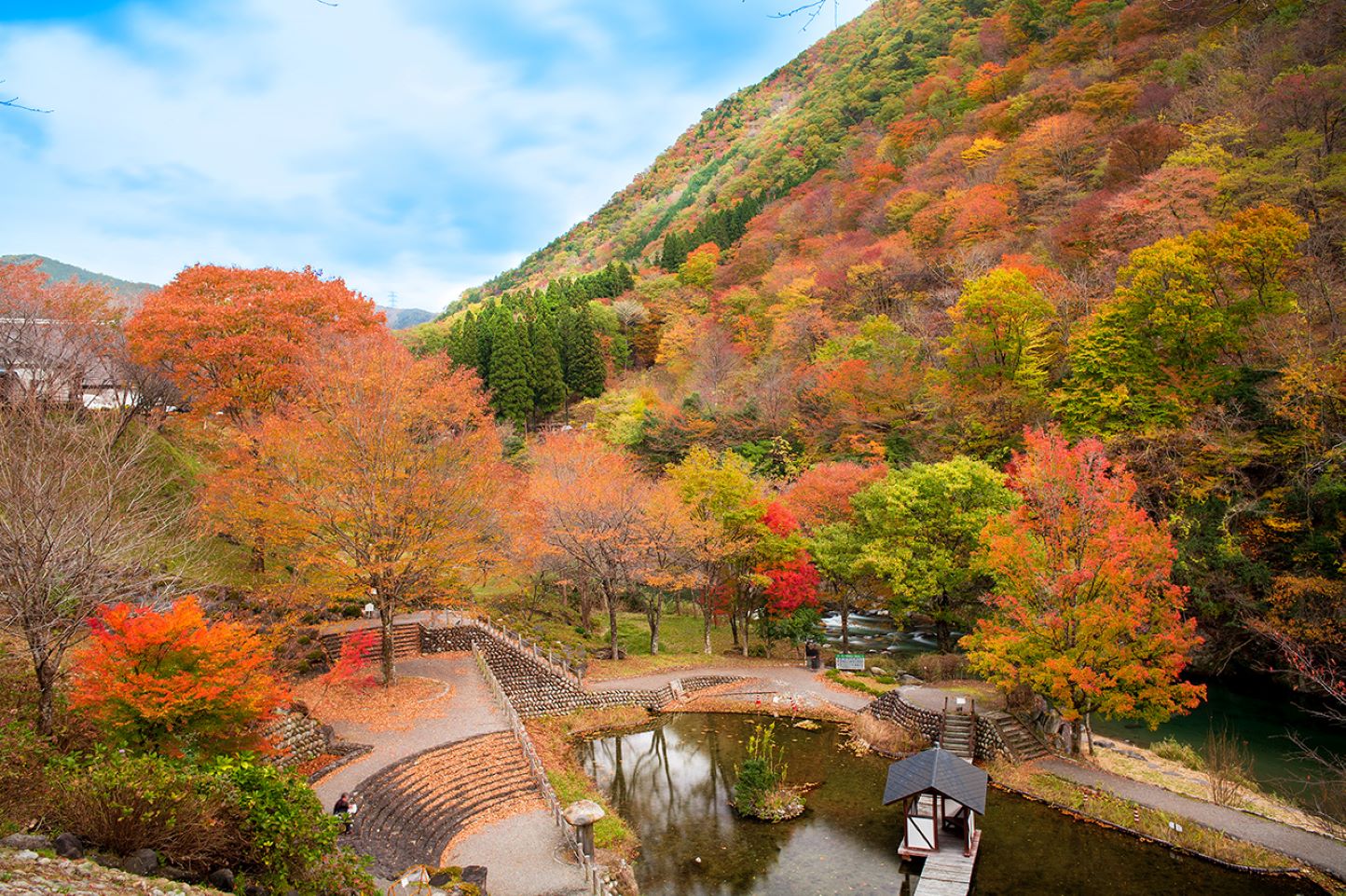 せせらぎ街道・めいほう高原紅葉狩りコース「温泉と、おいしいものと良い景色。明宝エリアをぐるっとドライブ」