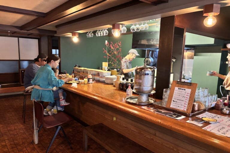 GUNA GUNA CURRY / NA BAR スライダー画像1