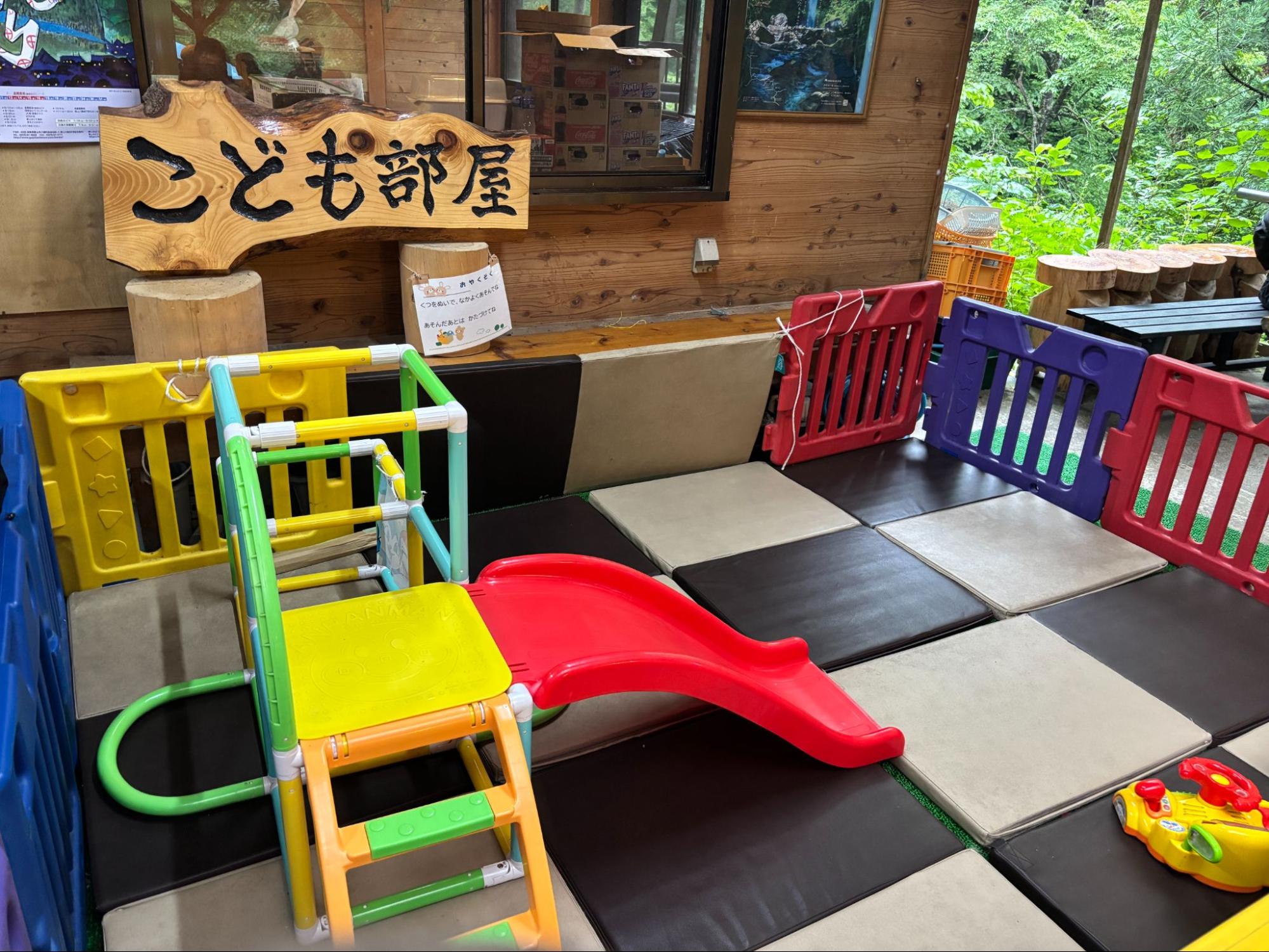 阿弥陀ヶ滝荘の流しそうめん_01-03