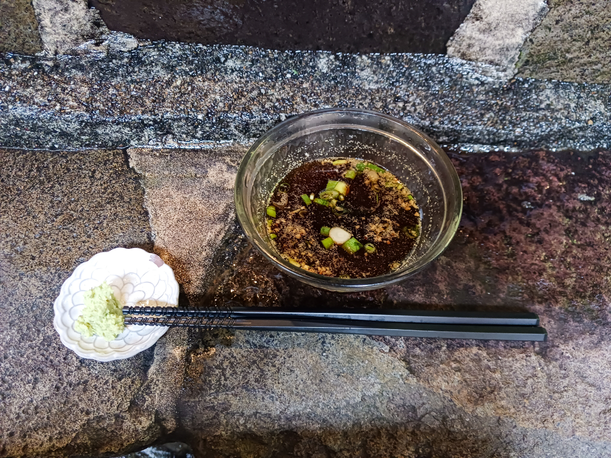 阿弥陀ヶ滝荘の流しそうめん_01-04