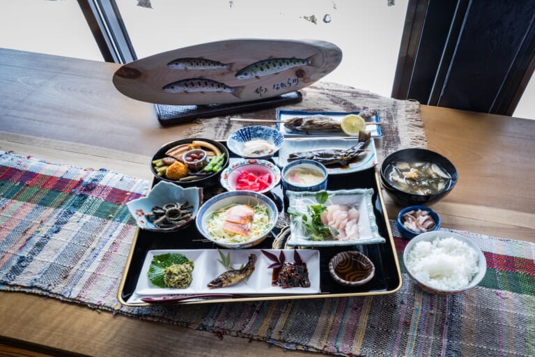 郷土料理 栃洞屋 スライダー画像1