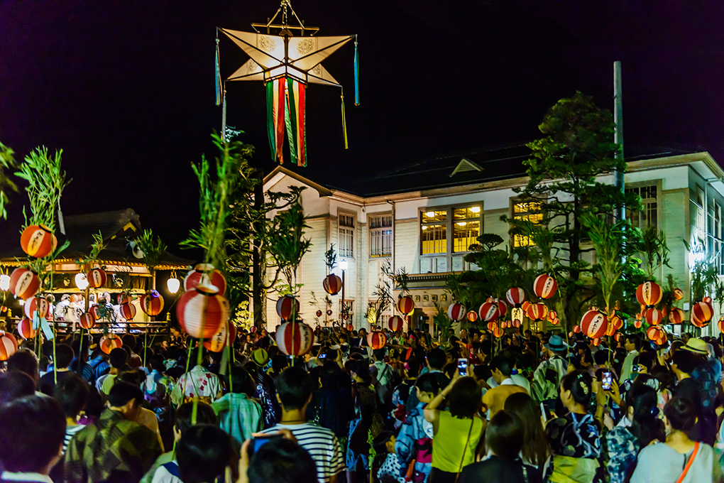 Gujo Odori Dance Festival on over 30 nights!4