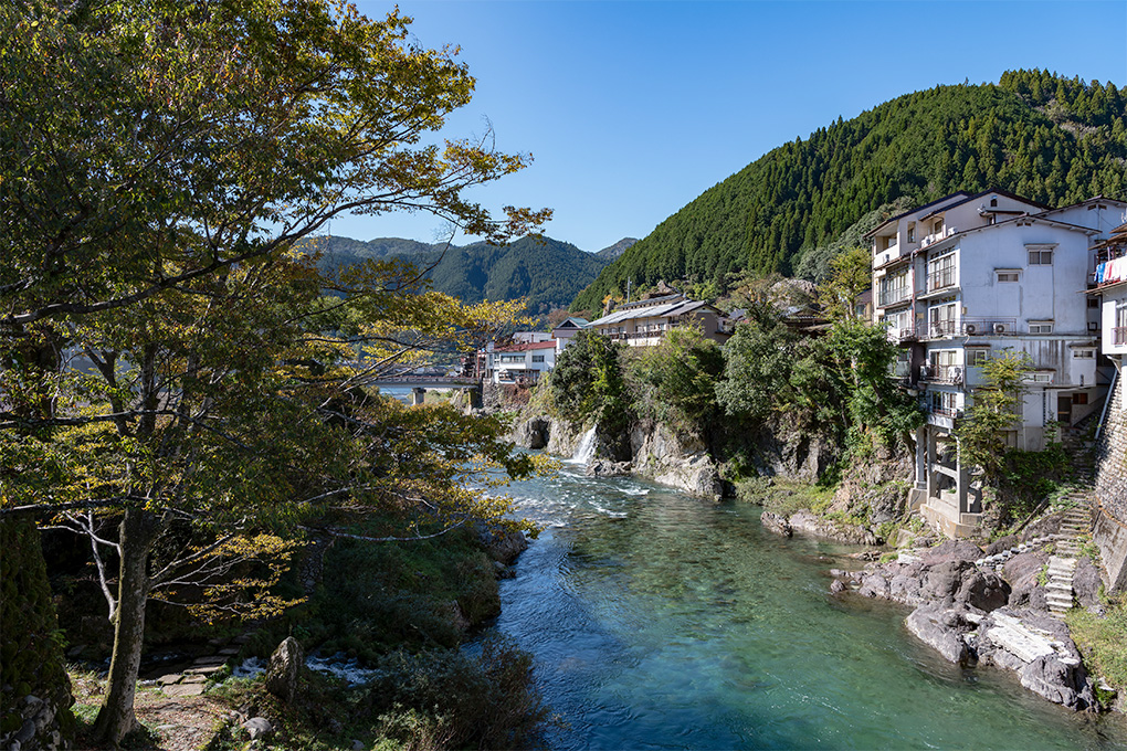 吉田川と新橋