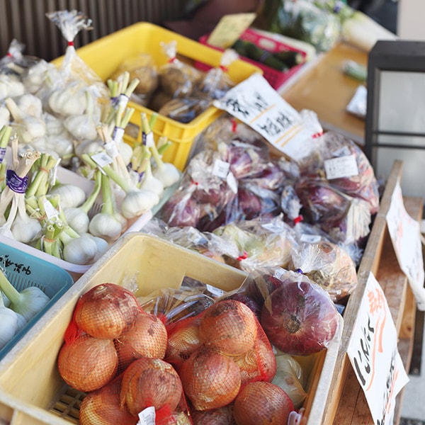 Hachiman, Gujo Morning markets & eating around40